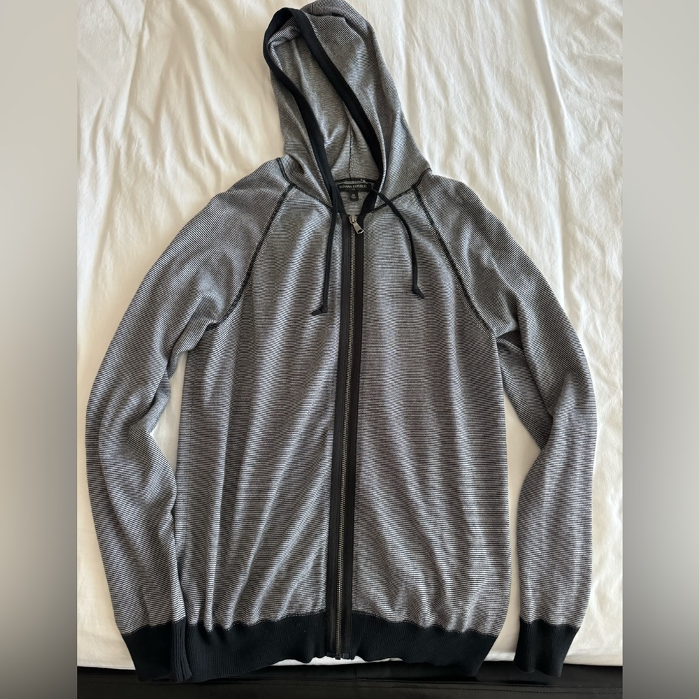 Men's zip up sweater